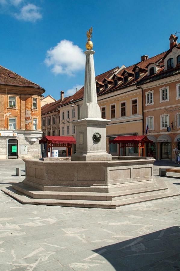 Apartment Na Skali Kranj Eksteriør bilde